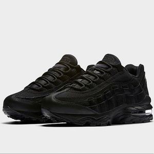 Nike AirMax Youth Size